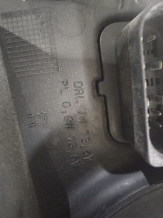 Far dreapta xenon, Ford Kuga, 2012, 2013, 2014, 2015, 2016, cod origine OE CV44-13D154-AG.