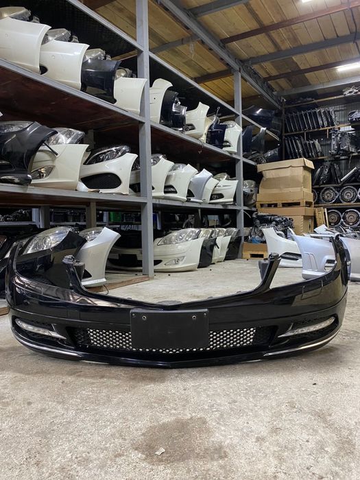 Передний бампер на Мерседес W204