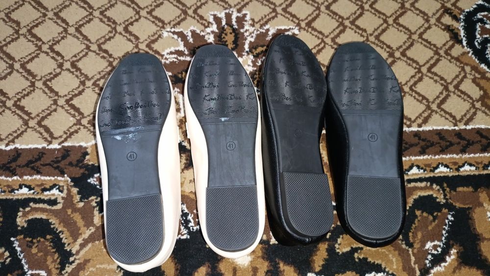 Новые женские лоферы бежевые и чёрные 40-41 размер