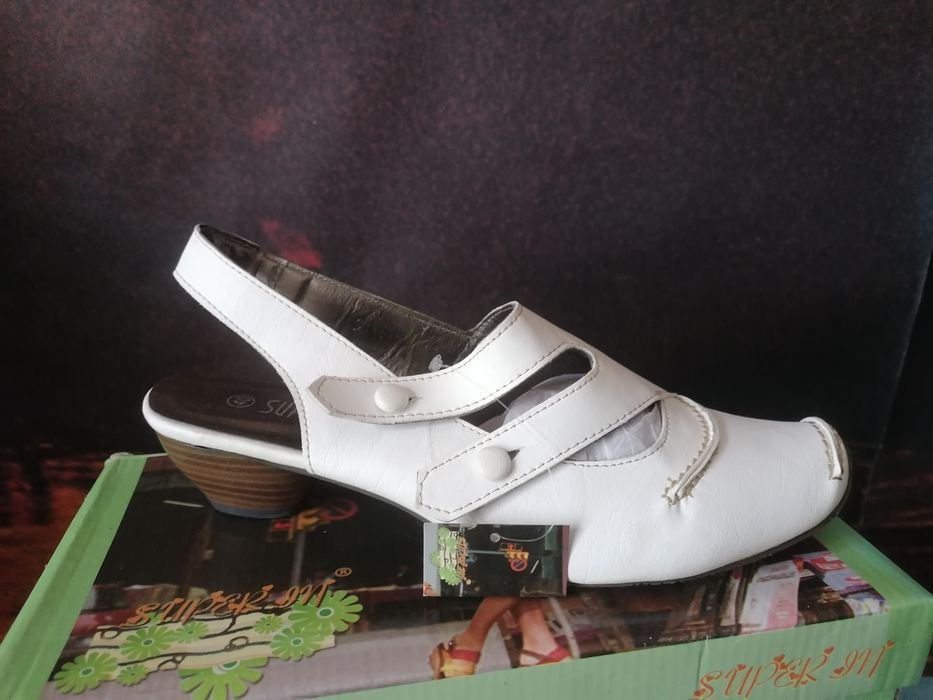 Super pantofi-sandala damă!