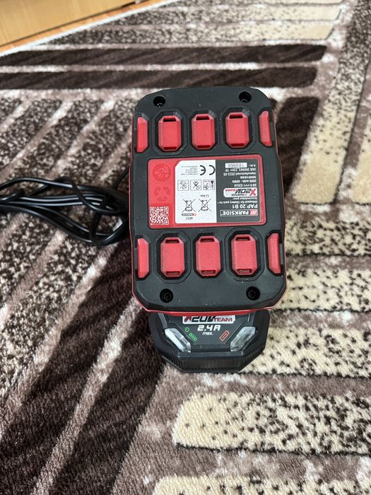 Set acumulator si incarcator parkside