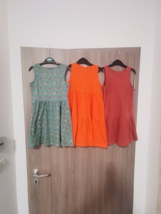 Lot rochițe  H&M, pentru fetite 4-5 ani