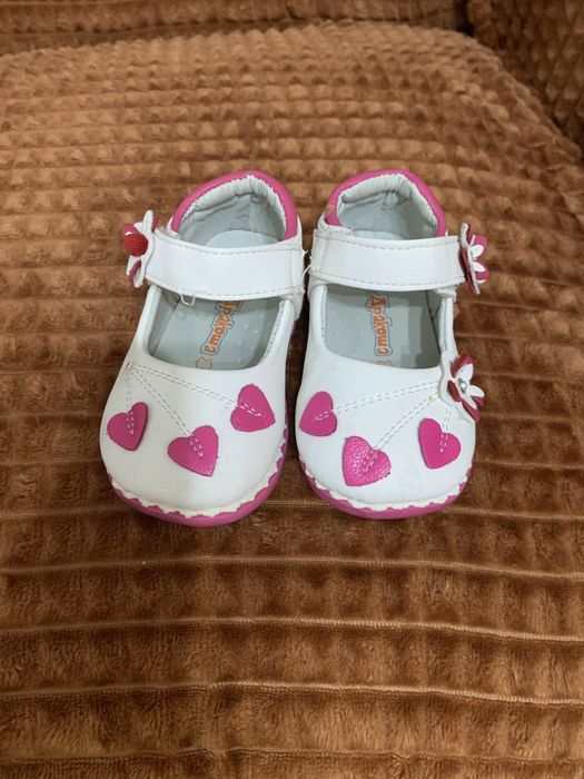 Сандали за момиче