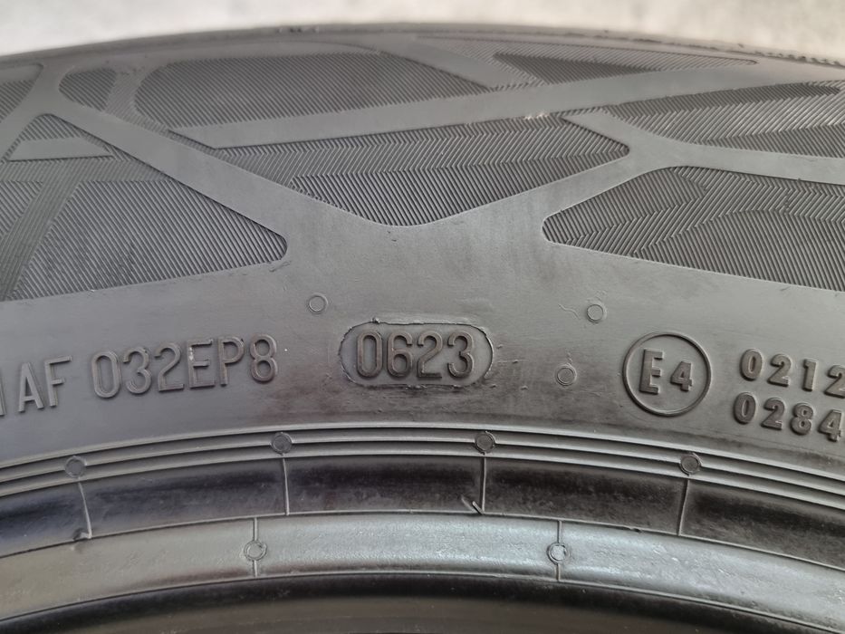 "Dot 23" 225/60/18 Continental 4Броя: 300€ 6мм