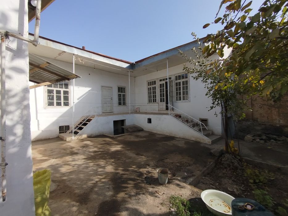 Uy sotiladi qawqadaryo shahxrisabz shahar guliston 62 uy