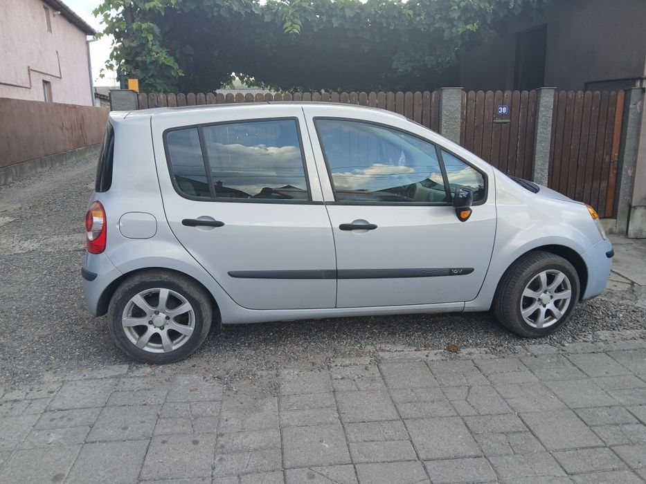 Dezmembrez Piese Renault Modus din 2005