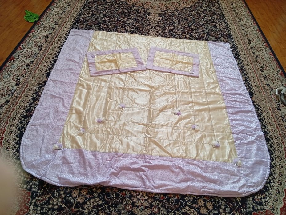 срочно и дешево 7 комплекта покрывал с навалочками разных размеров