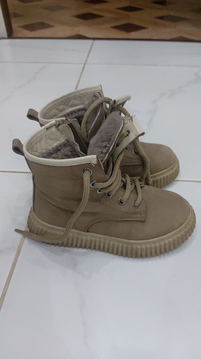 Продам зимние ботинки