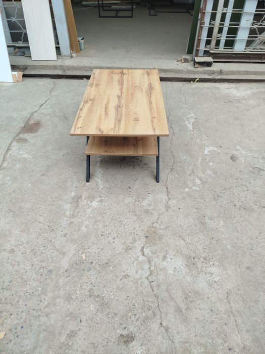 Loft mebel jurnalniy stol