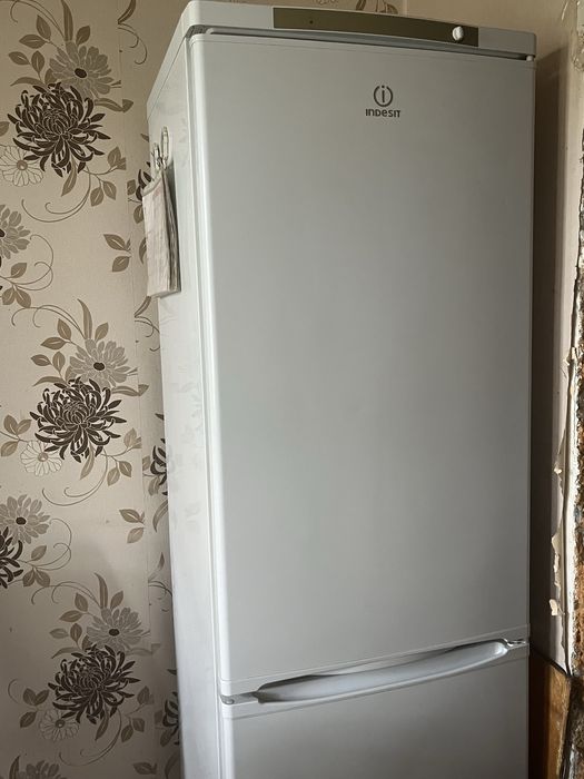 Продам холодильник на запчасти