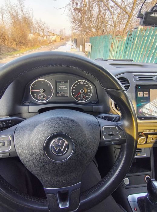 volkswagen tiguan 2012