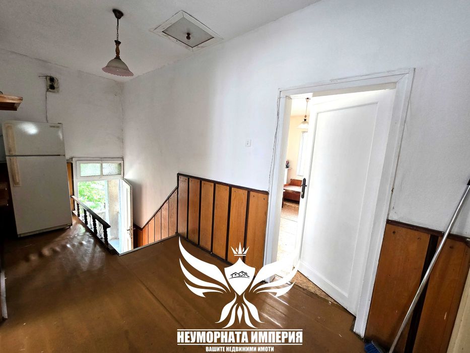 Дава се под наем Тристаен апартамент в Асеновград - 120 кв.м за 210 € - Снимка #2