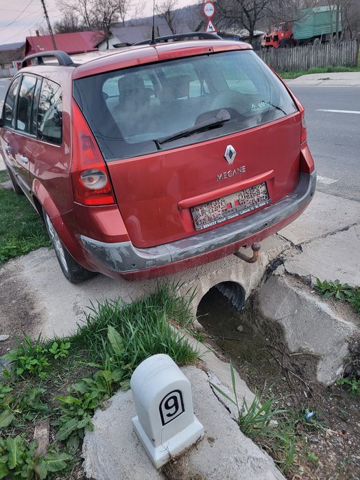 Dezmembrez renault megane 2