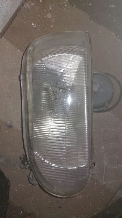 Фара на volkswagen golf 3