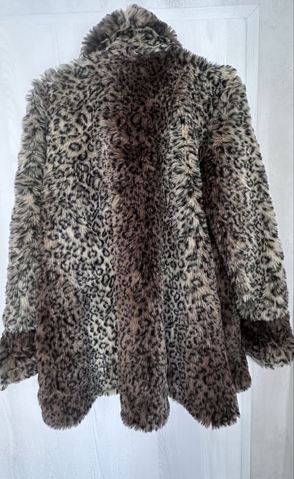 Дамско палто пелерина