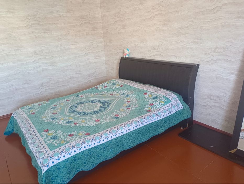 кровать для спальни