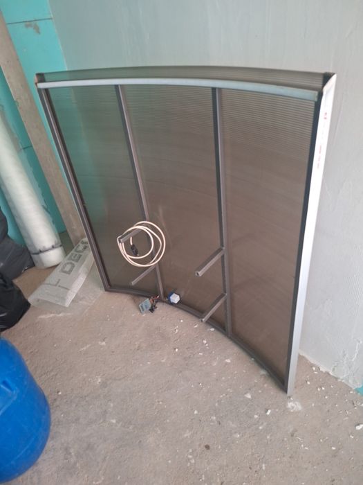 навес за вендинг машина със сензор ден/нощ и лед осветление!