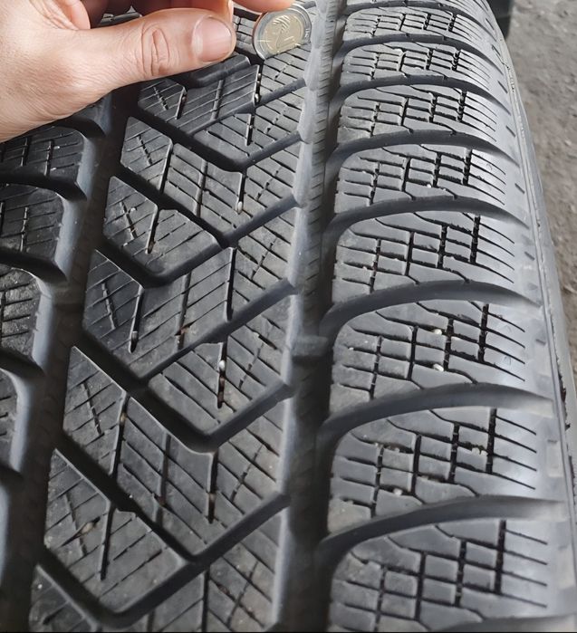 Продавам зимни гуми Пирели 235/55/18