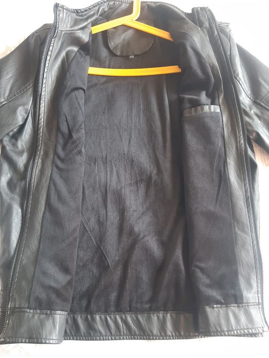Продавам кожено яке