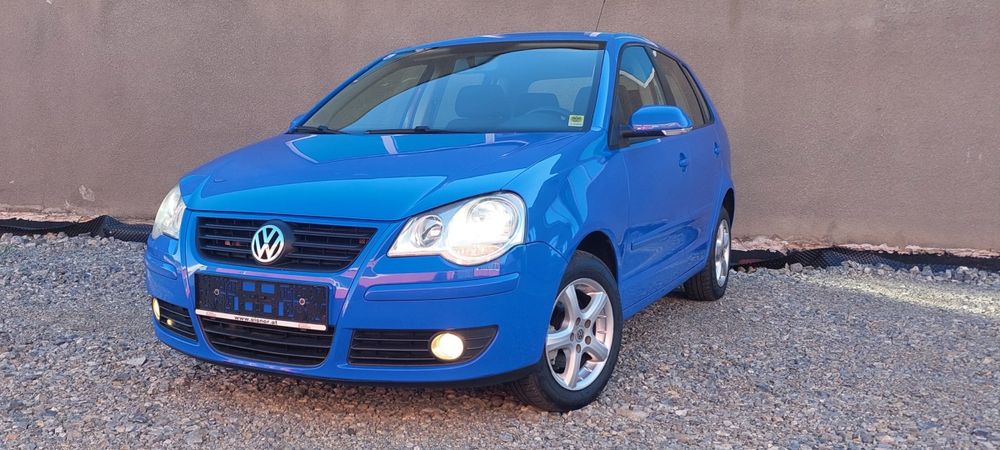 VOLKSWAGEN Polo