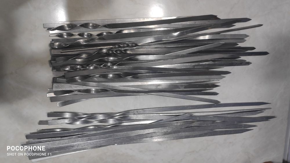 Шампуры алюминиевые и из нержавеющей стали. Всего 68  штук