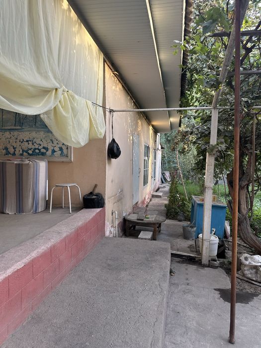 Xovli uy sotiladi srochniy