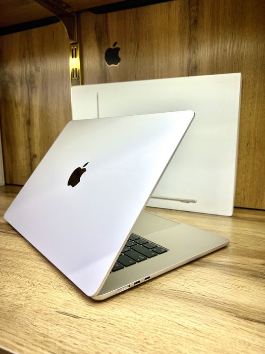 MacBook Air M2 13'Dyum ( Макбук - Ноутбук )