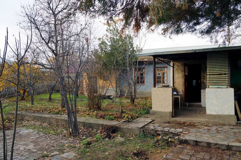 Продается дом в Чирчике 8,8 соток