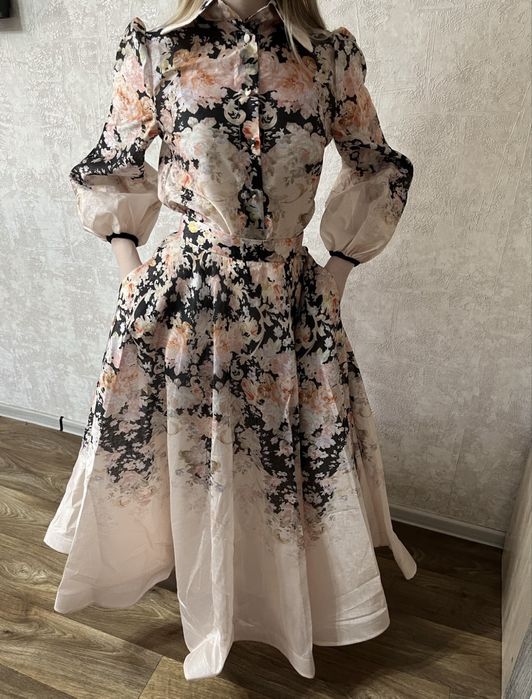 Роскошное женское платье