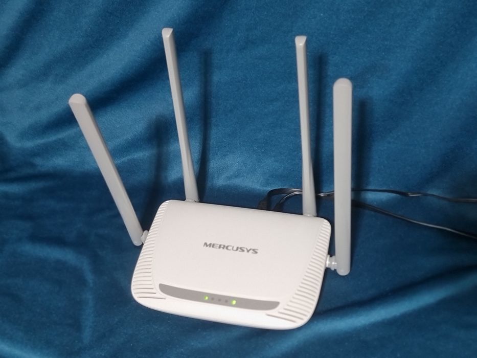 Wi-Fi роутер с 4 мощными антеннами 5dBi стабильный сигнал по всему дом