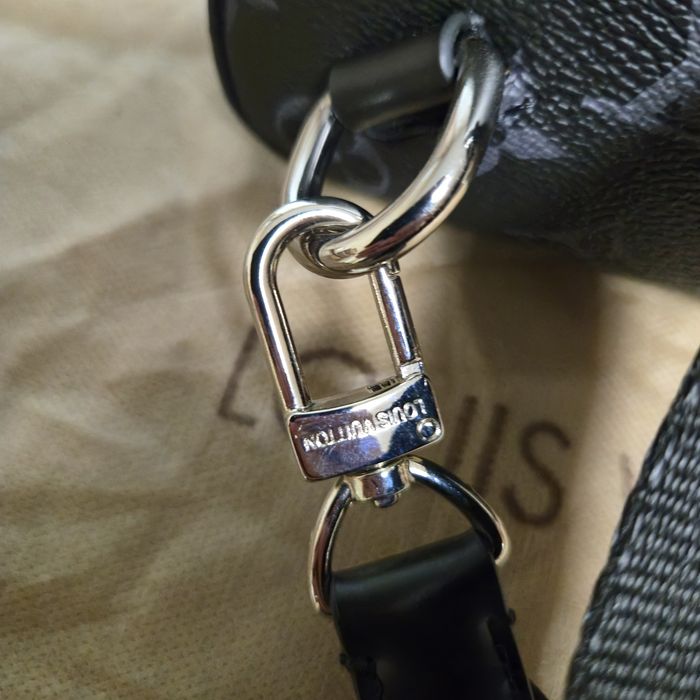 Стилна мъжка чанта през рамо