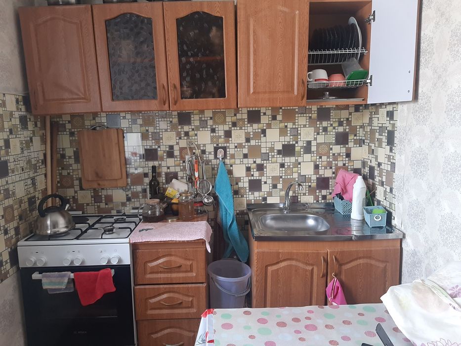 Гостинный и кухонный гарнитур