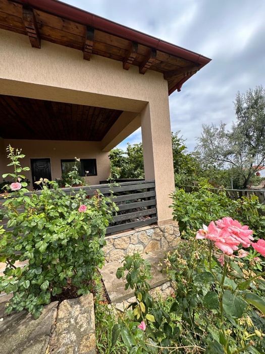 Vand casa si teren  situate in sat Clondiru de Sus, com Pietroasele, jud Buzau