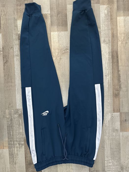 Pantaloni sport 50 de lei