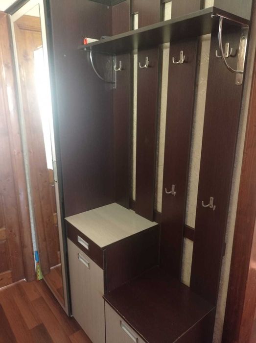 Продам прихожую б/у