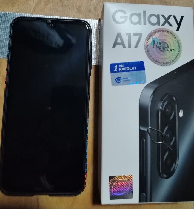 SAMSUNG A17 karopka yangi 10 kun bulgan