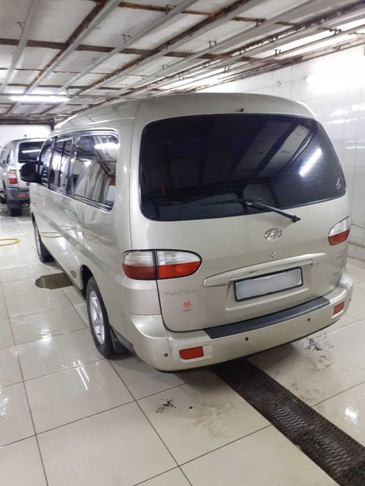 Автомобиль Hyundai H1 (Starex)