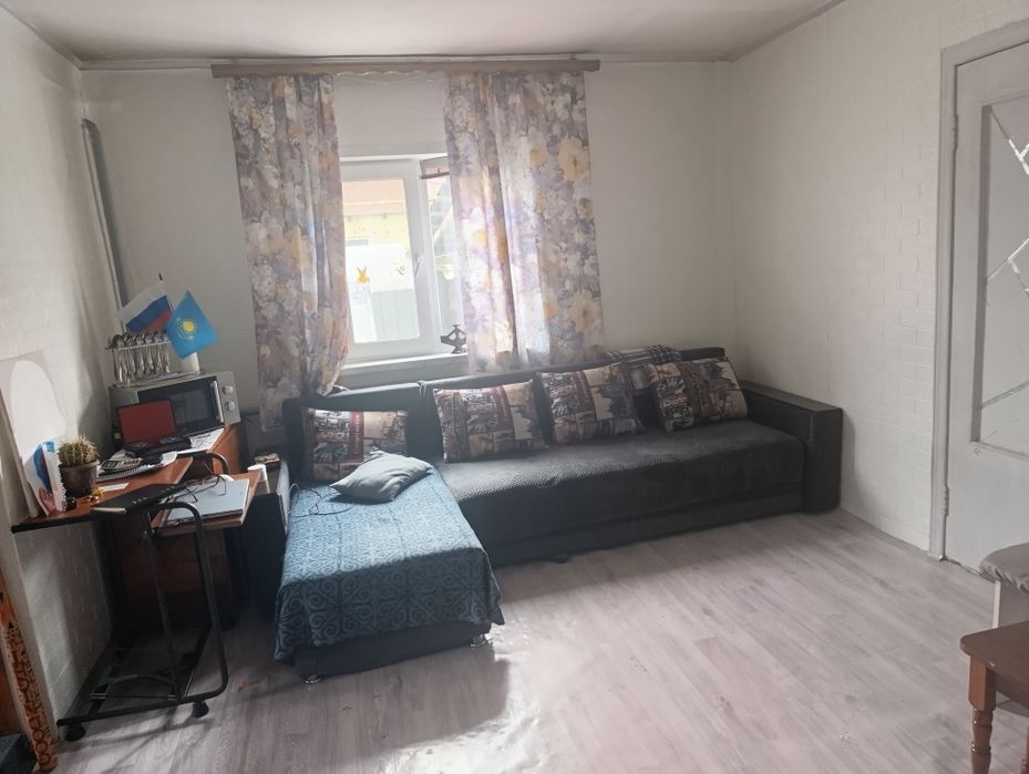 Продам два дома на одном участке