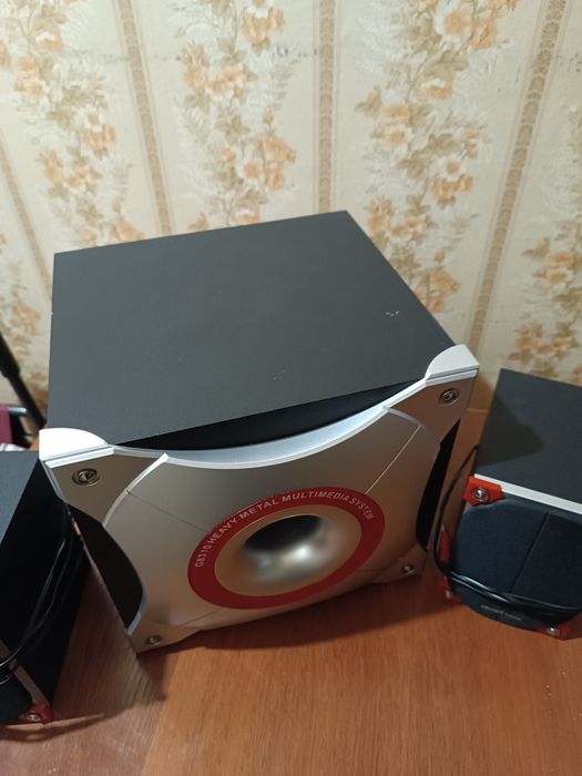 Продаю Multimedia Speaker System Model G8310 в хорошем состоянии.