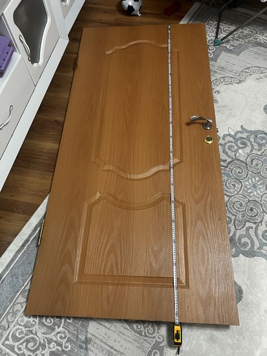 Продам дверь (входная)