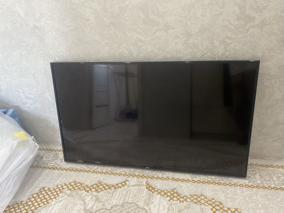 Телевизор LG на запчасть