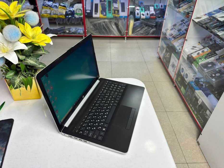 HP core i5 HDD+SSD ga ega holati ideal
