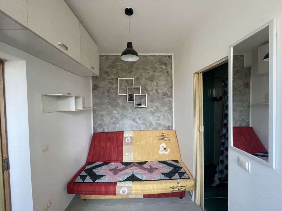 De închiriat mini garsonieră