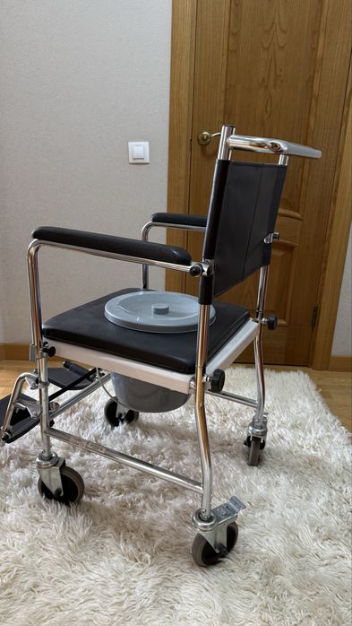Инвалидное кресло