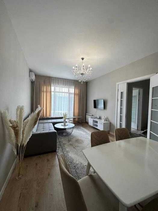 Сдаётся 2ком квартира Жк Алмазар сити 1-етаж 60м2