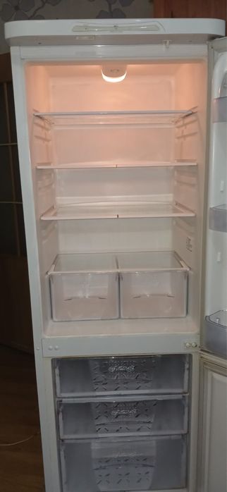 С доставкой холодильник продам в хорошем рабочем состоянии Высота-1м75