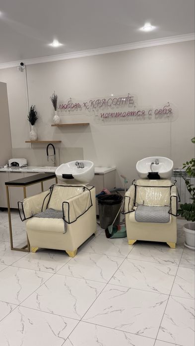 Продаются парихмахерское кресло / мойка