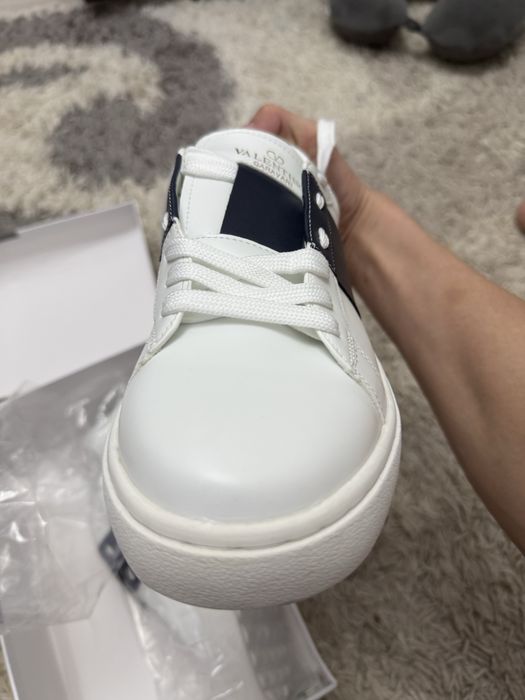 Кроссовки 42 размер Valentino