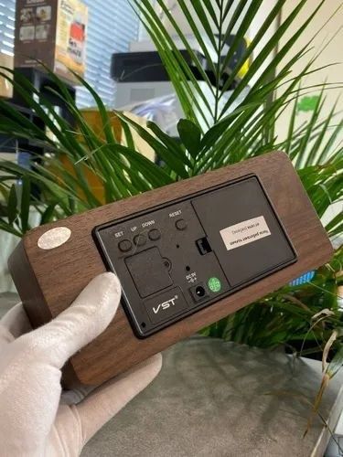 Настольная электронный часы