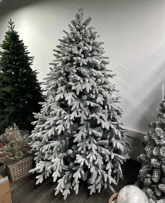 Искуственные елки,живые,гирлянды